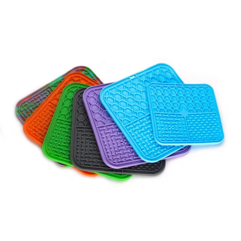 Tapis à lécher en silicone pour chien et chat – vue 3